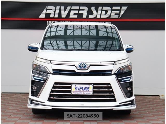 Toyota VOXY HYBRID 2020-07 8317771-16