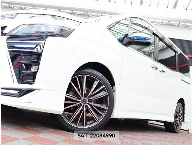 Toyota VOXY HYBRID 2020-07 8317771-18