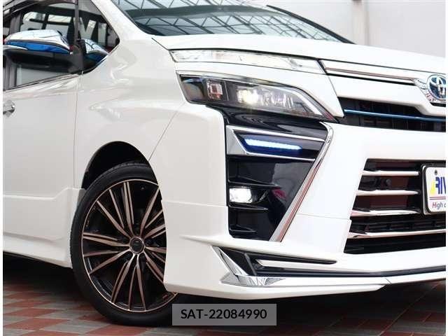 Toyota VOXY HYBRID 2020-07 8317771-21
