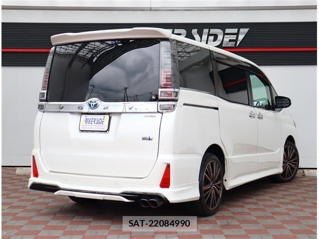 Toyota VOXY HYBRID 2020-07 8317771-2