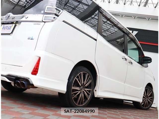 Toyota VOXY HYBRID 2020-07 8317771-26