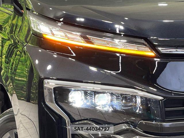 Toyota VOXY HYBRID 2024-11 8317768-15