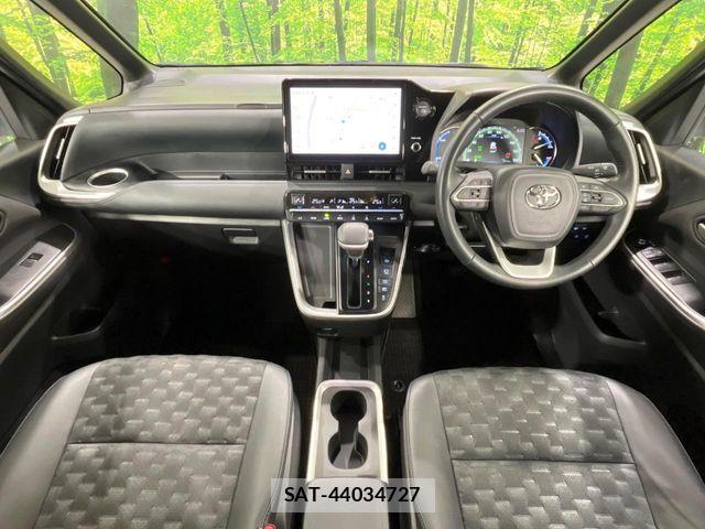Toyota VOXY HYBRID 2024-11 8317768-1