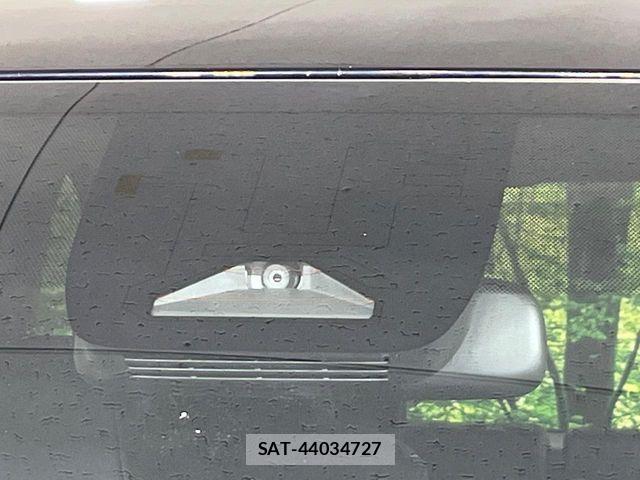 Toyota VOXY HYBRID 2024-11 8317768-4