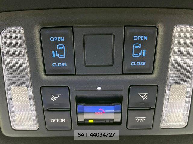 Toyota VOXY HYBRID 2024-11 8317768-5