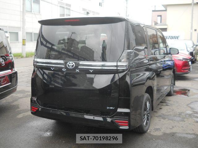 Toyota VOXY HYBRID 2026-07 8317767-4
