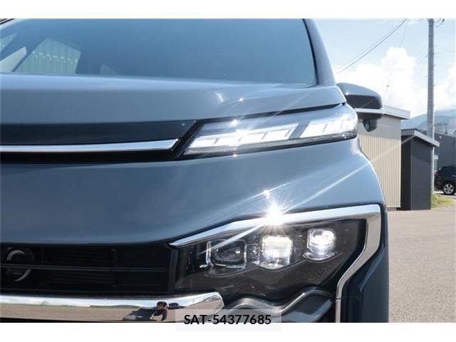 Toyota VOXY HYBRID 2022-11 8317769-13