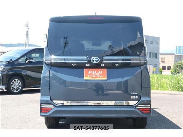 Toyota VOXY HYBRID 2022-11 8317769-16