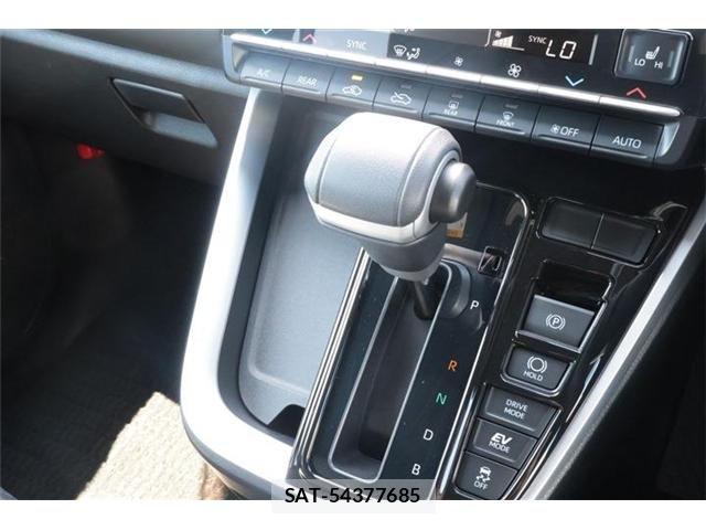 Toyota VOXY HYBRID 2022-11 8317769-20