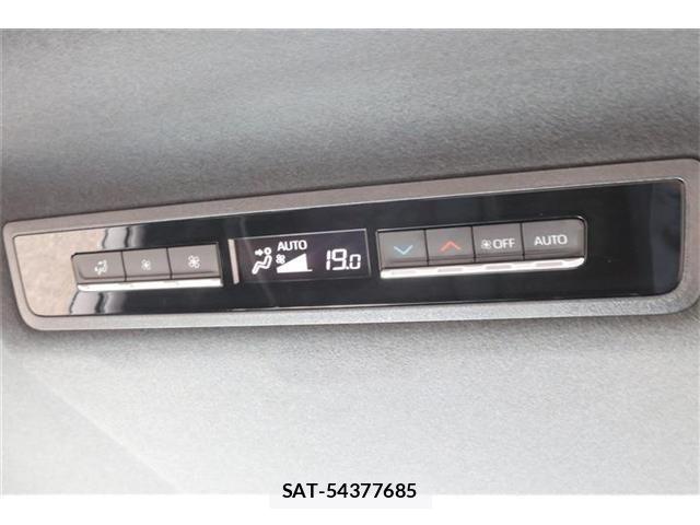 Toyota VOXY HYBRID 2022-11 8317769-29