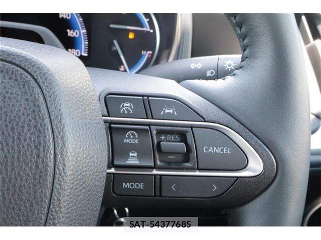 Toyota VOXY HYBRID 2022-11 8317769-4