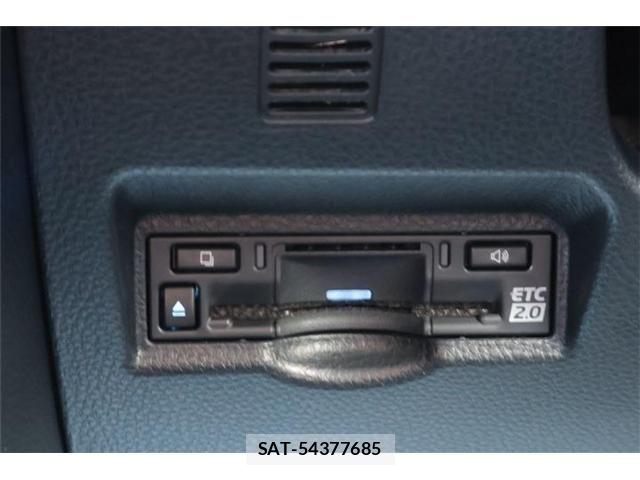 Toyota VOXY HYBRID 2022-11 8317769-5