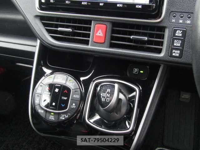 Toyota VOXY HYBRID 2021-06 8338287-9