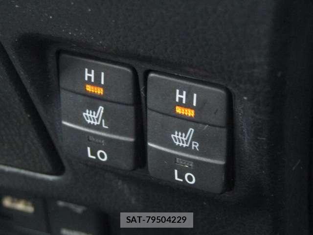 Toyota VOXY HYBRID 2021-06 8338287-10