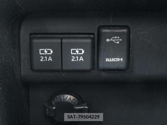 Toyota VOXY HYBRID 2021-06 8338287-13