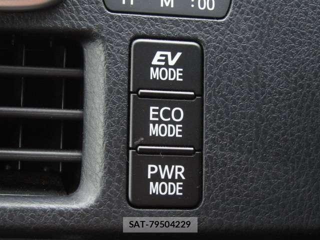 Toyota VOXY HYBRID 2021-06 8338287-14