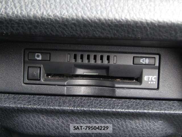 Toyota VOXY HYBRID 2021-06 8338287-16