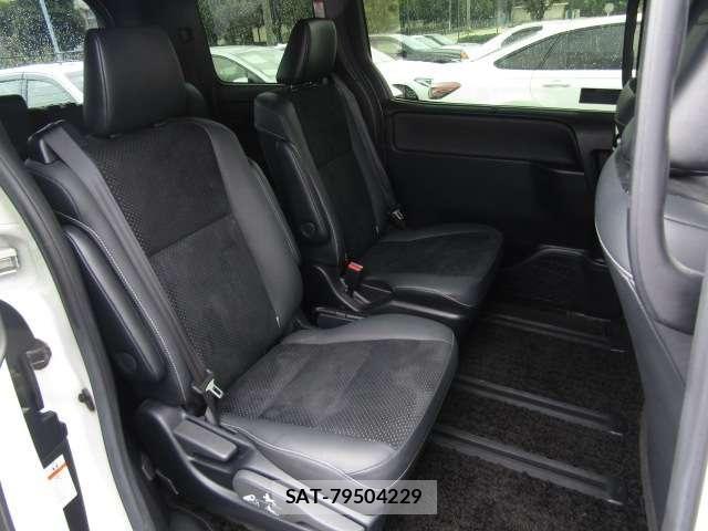 Toyota VOXY HYBRID 2021-06 8338287-28