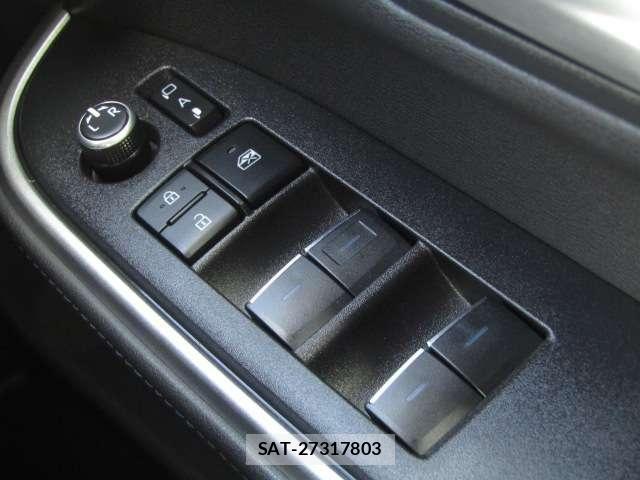 Toyota VOXY HYBRID 2024-07 8338286-17