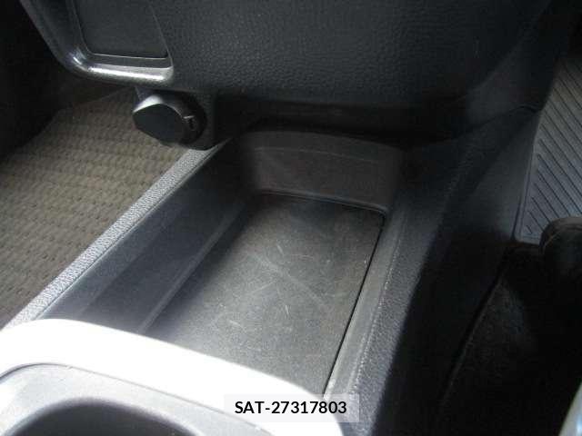 Toyota VOXY HYBRID 2024-07 8338286-22