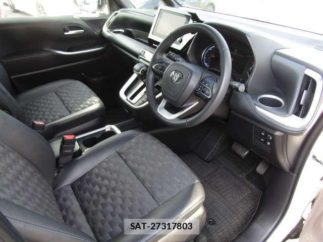 Toyota VOXY HYBRID 2024-07 8338286-24