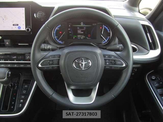 Toyota VOXY HYBRID 2024-07 8338286-8