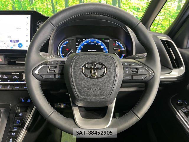 Toyota VOXY HYBRID 2025-06 8338285-11