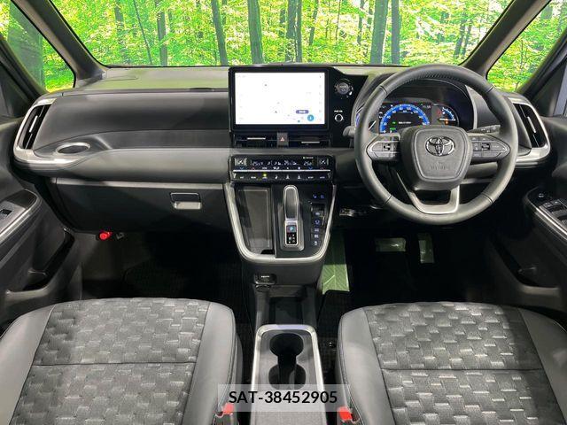 Toyota VOXY HYBRID 2025-06 8338285-1