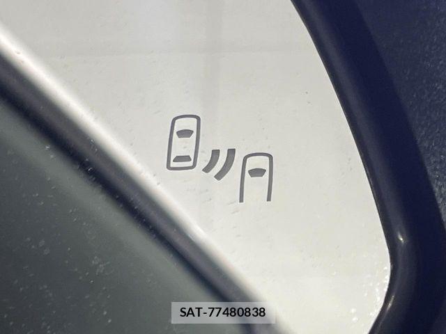 Toyota VOXY HYBRID 2023-09 8338283-3
