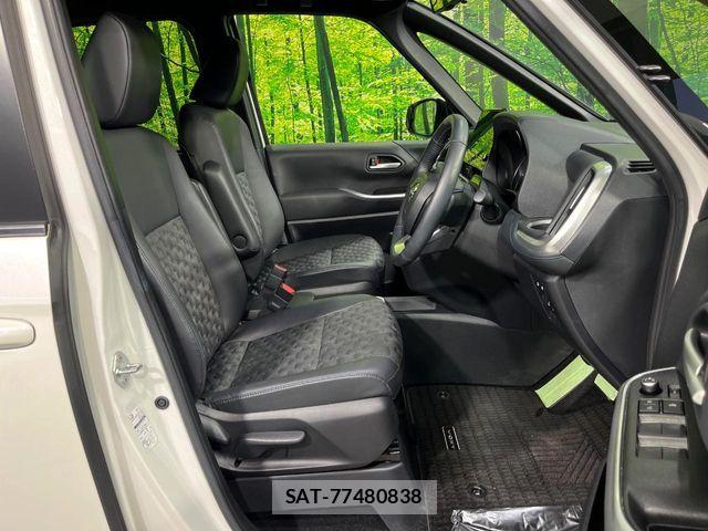 Toyota VOXY HYBRID 2023-09 8338283-8