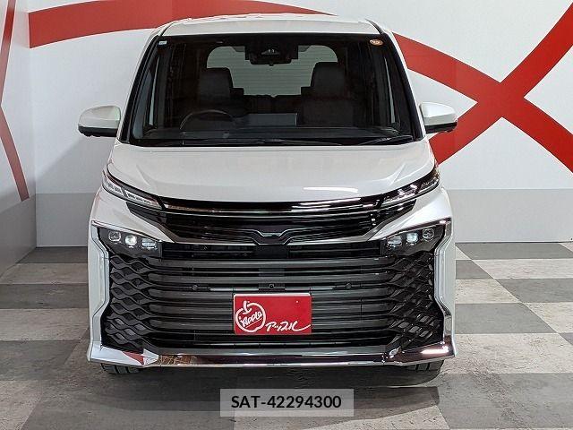 Toyota VOXY HYBRID 2023-10 8355816-8
