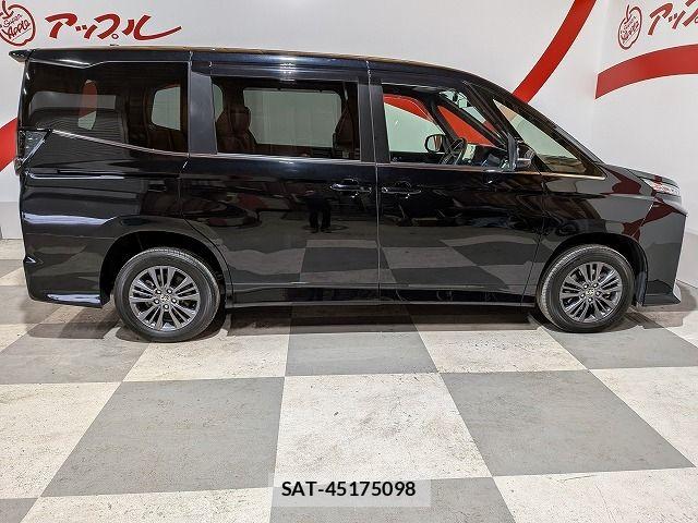 Toyota VOXY HYBRID 2023-02 8355817-12