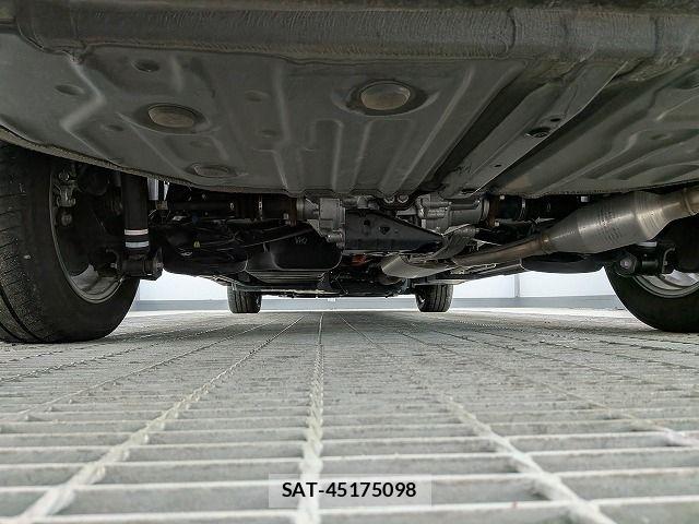 Toyota VOXY HYBRID 2023-02 8355817-8