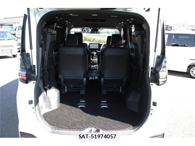 Toyota VOXY HYBRID 2026-01 8355815-12