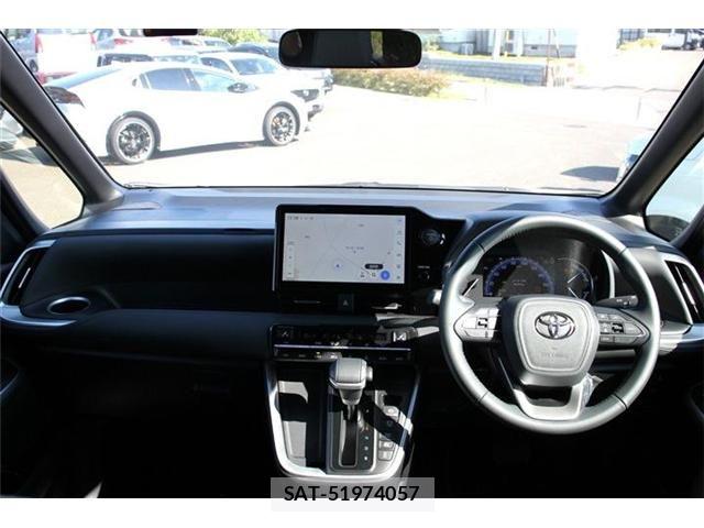 Toyota VOXY HYBRID 2026-01 8355815-1