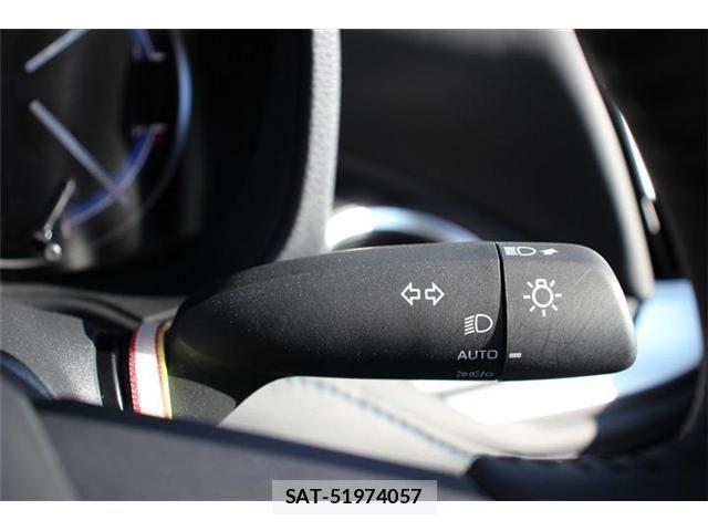 Toyota VOXY HYBRID 2026-01 8355815-21