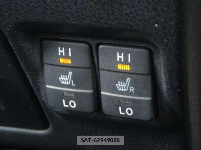 Toyota VOXY HYBRID 2017-07 8369504-11
