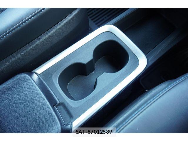 Toyota VOXY HYBRID 2024-09 8369503-11
