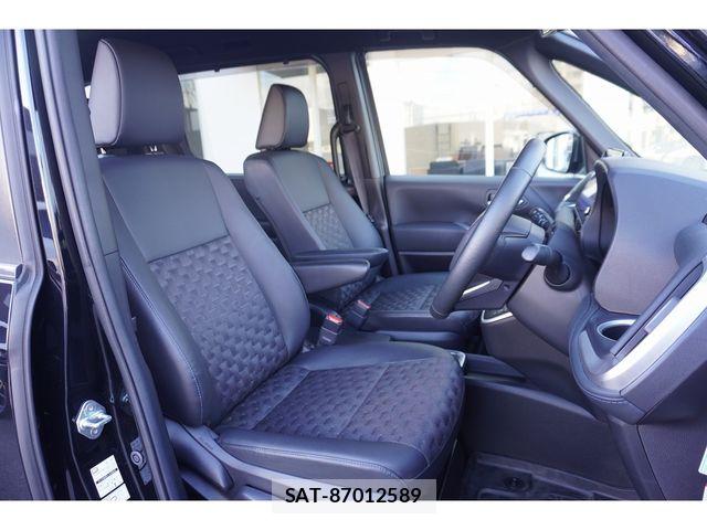 Toyota VOXY HYBRID 2024-09 8369503-14