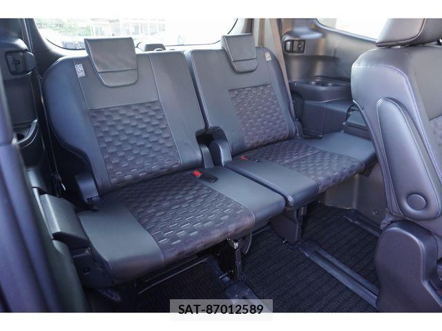 Toyota VOXY HYBRID 2024-09 8369503-19