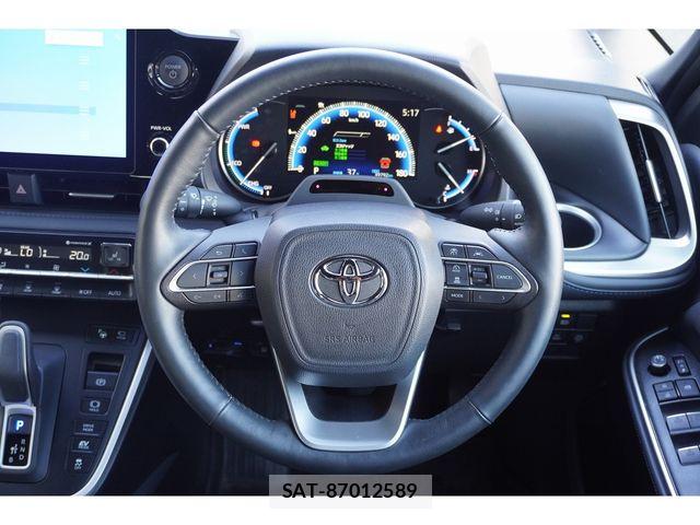 Toyota VOXY HYBRID 2024-09 8369503-25