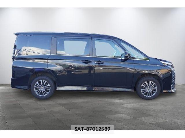 Toyota VOXY HYBRID 2024-09 8369503-4