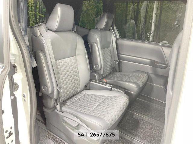 Toyota VOXY HYBRID 2023-01 8369501-9