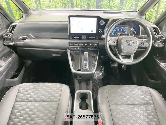 Toyota VOXY HYBRID 2023-01 8369501-1