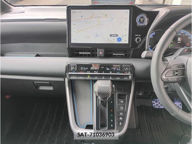 Toyota VOXY HYBRID 2023-05 8372310-10