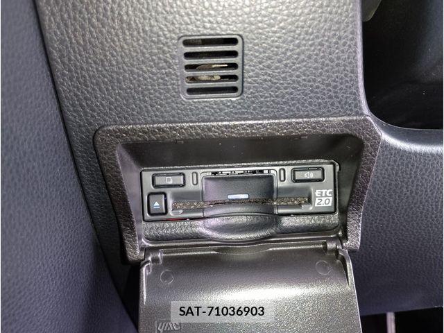Toyota VOXY HYBRID 2023-05 8372310-13
