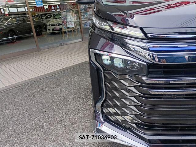 Toyota VOXY HYBRID 2023-05 8372310-4