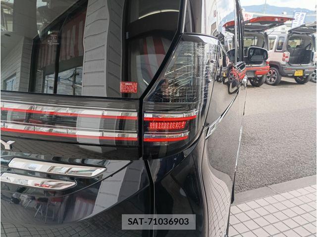 Toyota VOXY HYBRID 2023-05 8372310-5