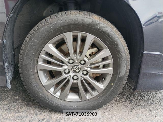 Toyota VOXY HYBRID 2023-05 8372310-7