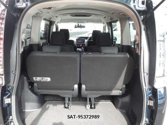 Toyota VOXY HYBRID 2014-06 8439003-15